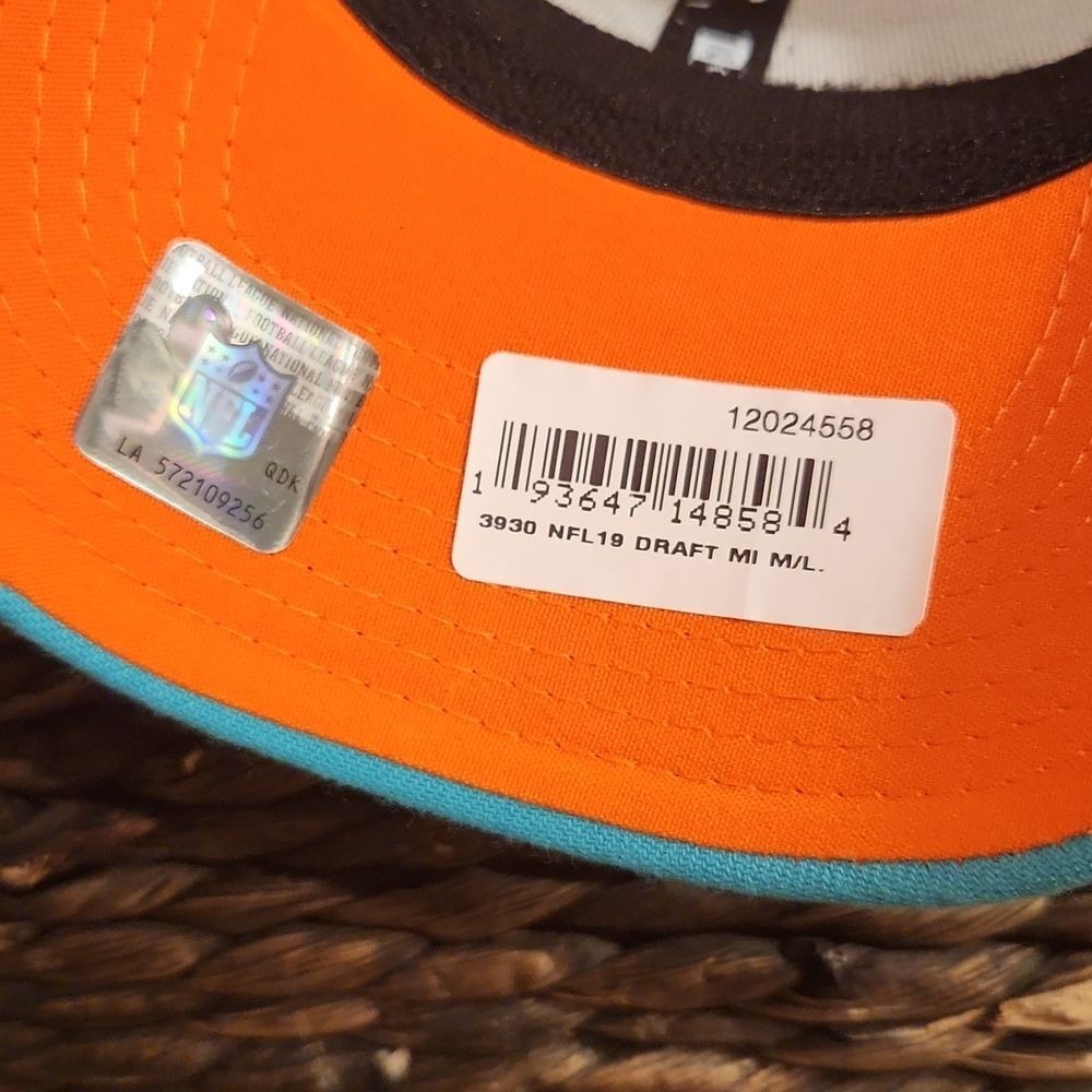 NWT Miami Dolphins Draft 39Thirty New Era Flex Fit Baseball Hat M/L Football NFL - Picture 6 of 7